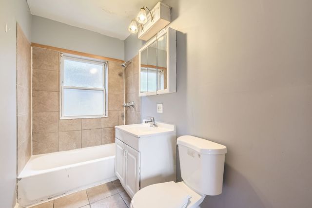 8151 S Bennett Avenue, Chicago, IL 60617