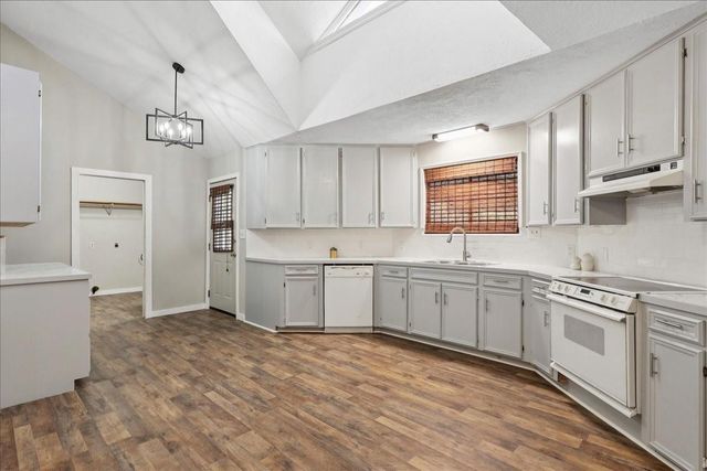 3814 Beverly Avenue, Orange, TX 77632