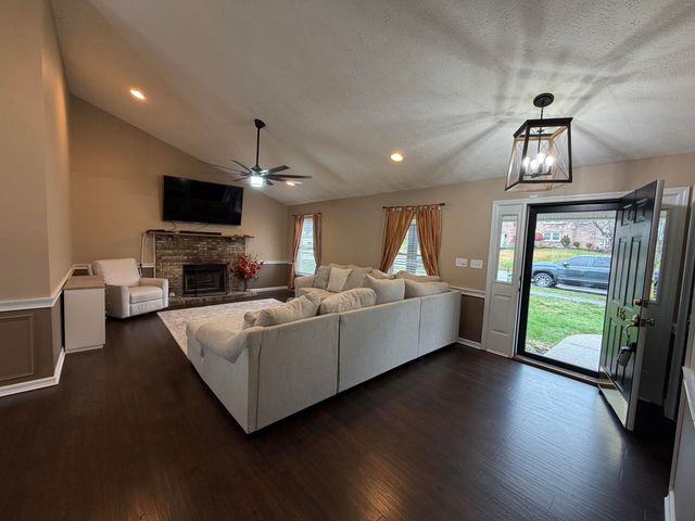 145 Shanahan Lane, Winchester, KY 40391