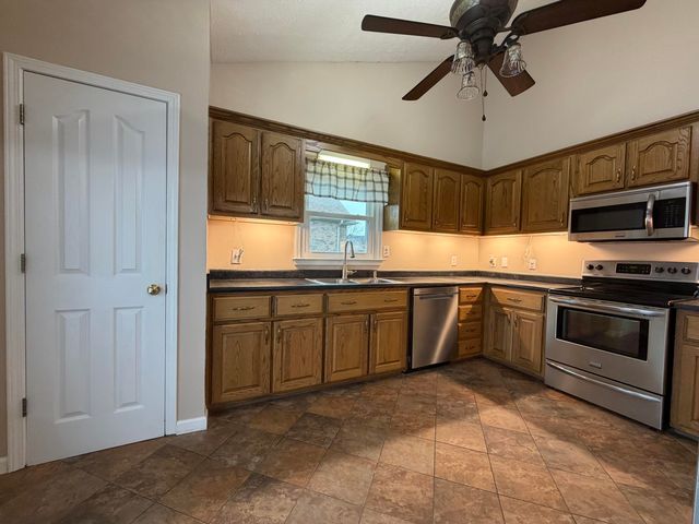 145 Shanahan Lane, Winchester, KY 40391