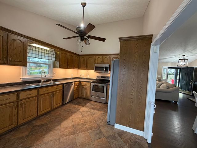 145 Shanahan Lane, Winchester, KY 40391