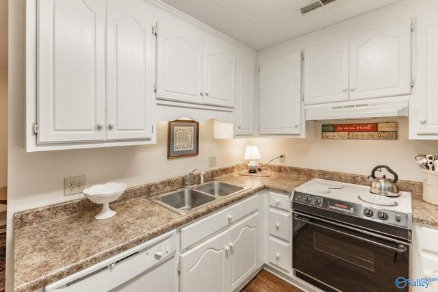 111 Sycamore Place, Athens, AL 35611