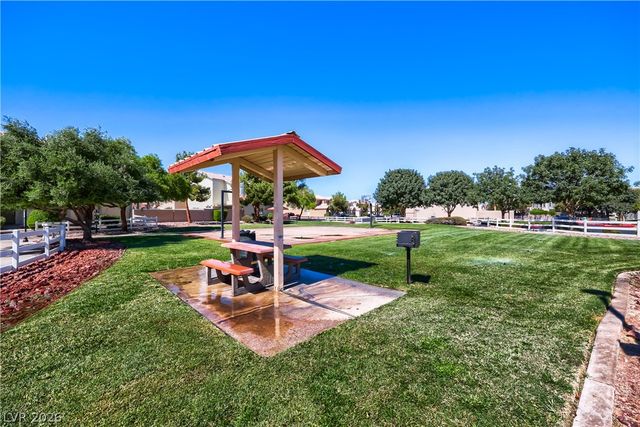 5944 Trickling Descent Street 101, Henderson, NV 89011