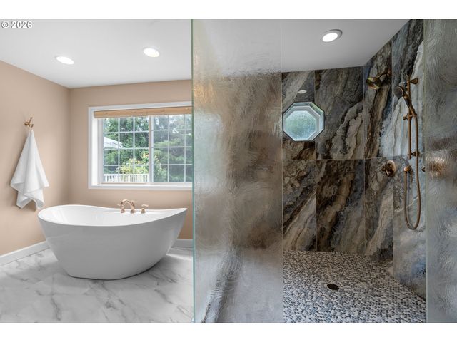 17011 Ne 41ST Cir, Vancouver, WA 98682