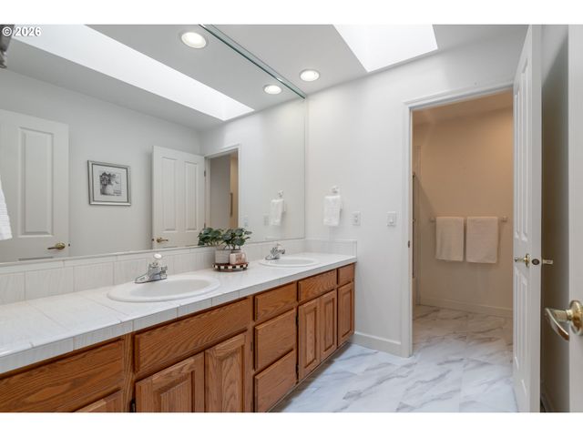 17011 Ne 41ST Cir, Vancouver, WA 98682