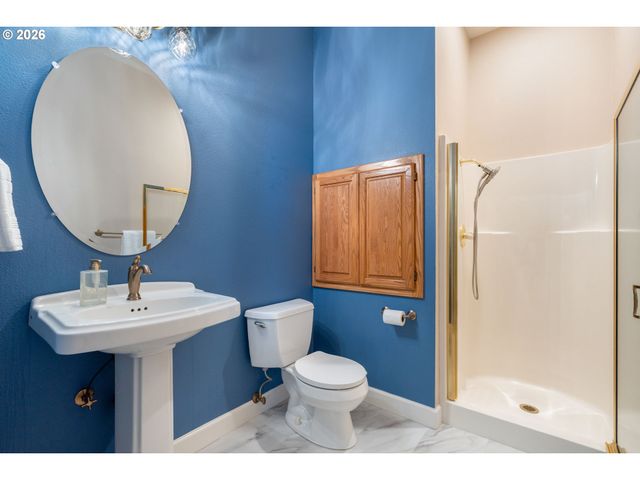 17011 Ne 41ST Cir, Vancouver, WA 98682