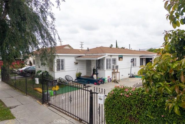 1616 N Willowbrook, Compton, CA 90222