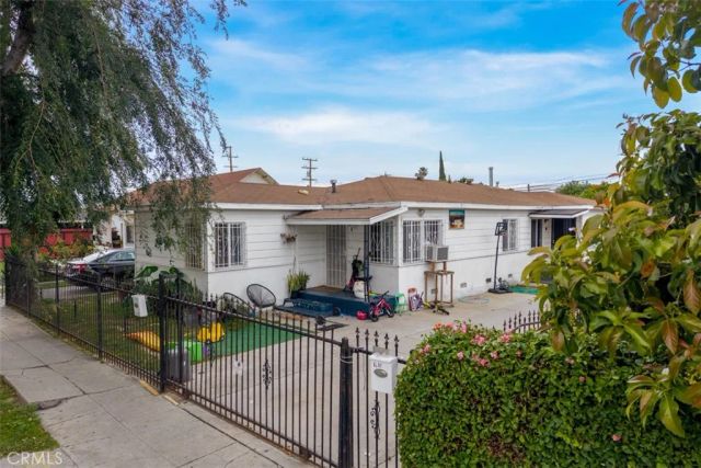 1616 N Willowbrook, Compton, CA 90222