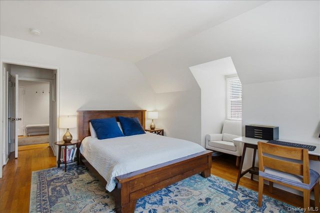 13 Campus Place SL, Scarsdale, NY 10583