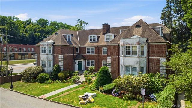 13 Campus Place SL, Scarsdale, NY 10583