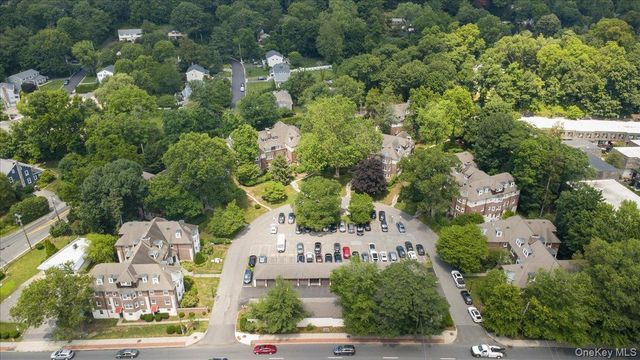 13 Campus Place SL, Scarsdale, NY 10583