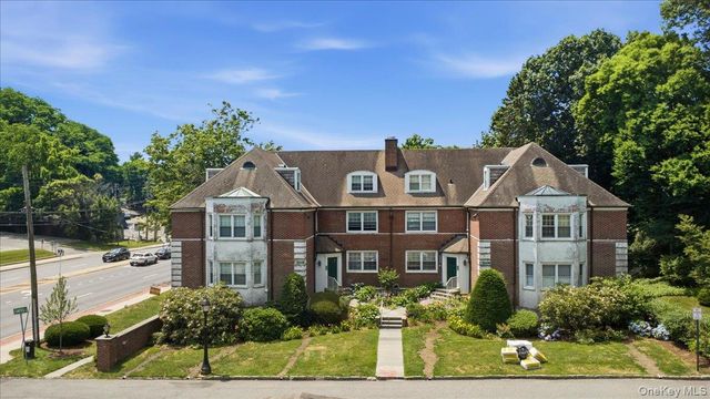 13 Campus Place SL, Scarsdale, NY 10583