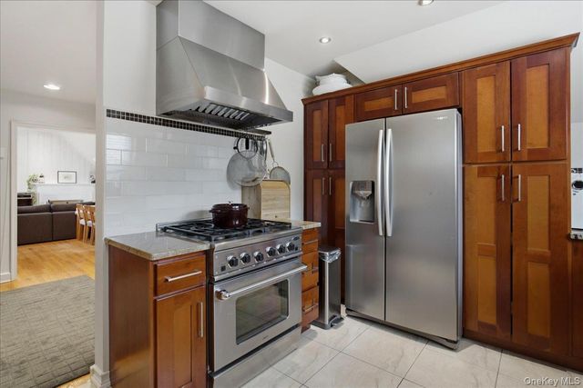 13 Campus Place SL, Scarsdale, NY 10583