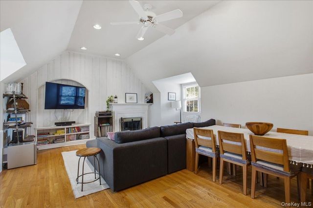 13 Campus Place SL, Scarsdale, NY 10583