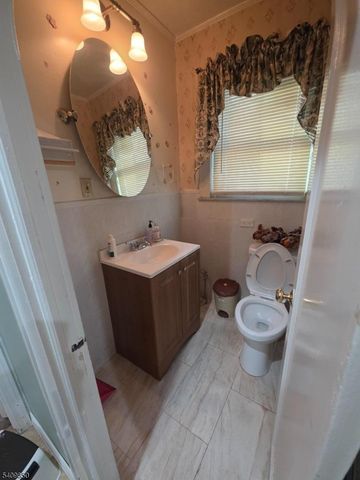 51 Rollinson St, West Orange Twp., NJ 07052