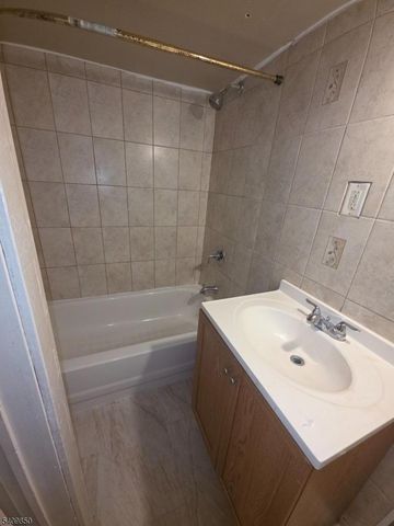 51 Rollinson St, West Orange Twp., NJ 07052