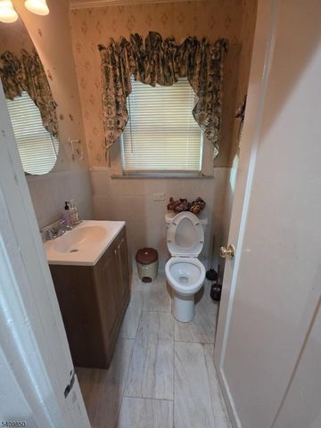 51 Rollinson St, West Orange Twp., NJ 07052