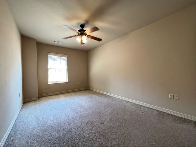 1777 N Chestnut Avenue, Fayetteville, AR 72703