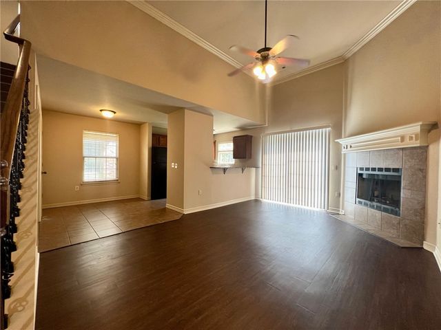 1777 N Chestnut Avenue, Fayetteville, AR 72703