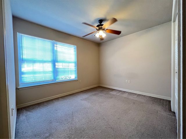 1777 N Chestnut Avenue, Fayetteville, AR 72703