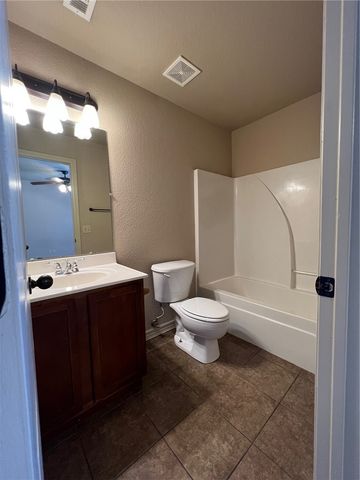 1777 N Chestnut Avenue, Fayetteville, AR 72703