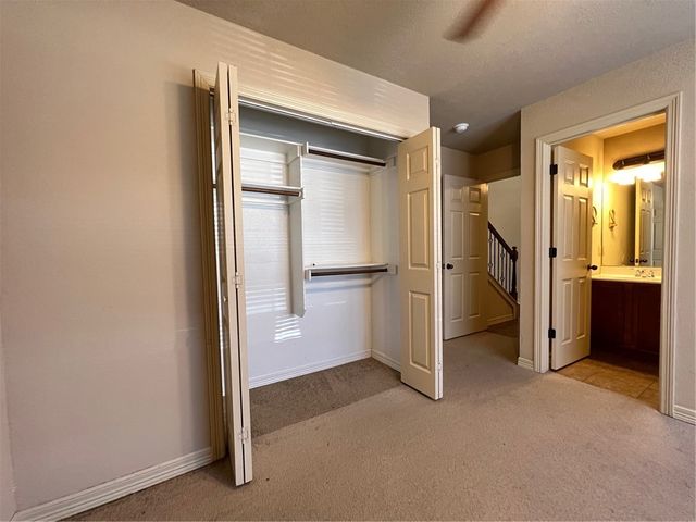 1777 N Chestnut Avenue, Fayetteville, AR 72703