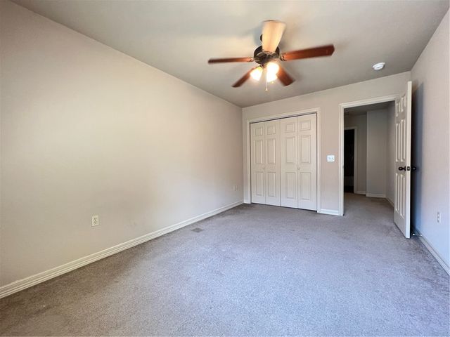 1777 N Chestnut Avenue, Fayetteville, AR 72703