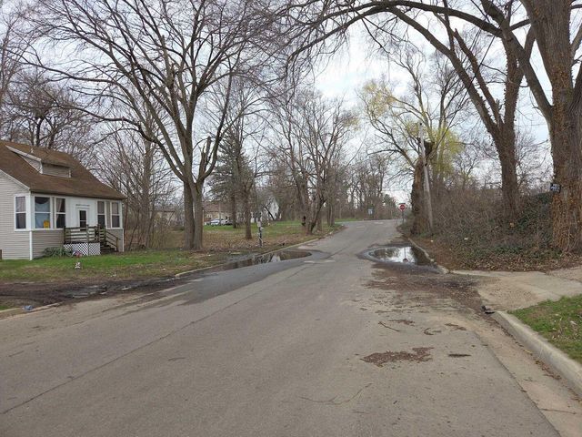 11 Cornwell Street, Emmett Twp, MI 49014