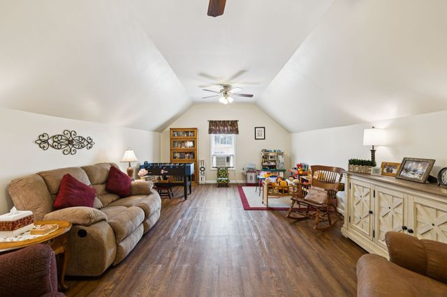 107 Sugar Tree Rd, Pulaski, TN 38478