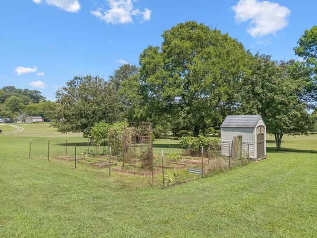 107 Sugar Tree Rd, Pulaski, TN 38478
