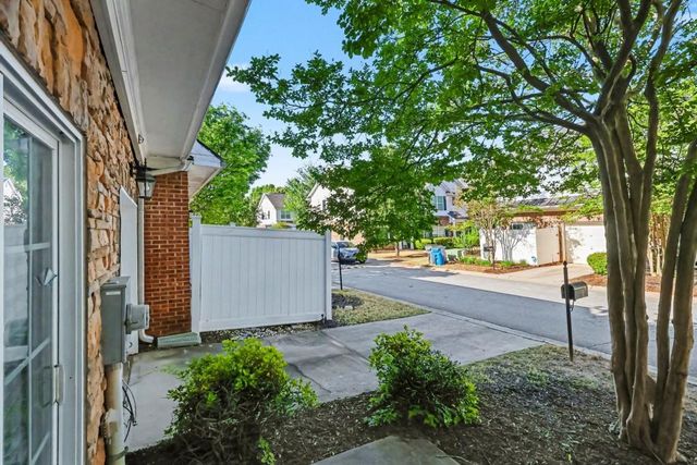 2818 Village Trace, Atlanta, GA 30344