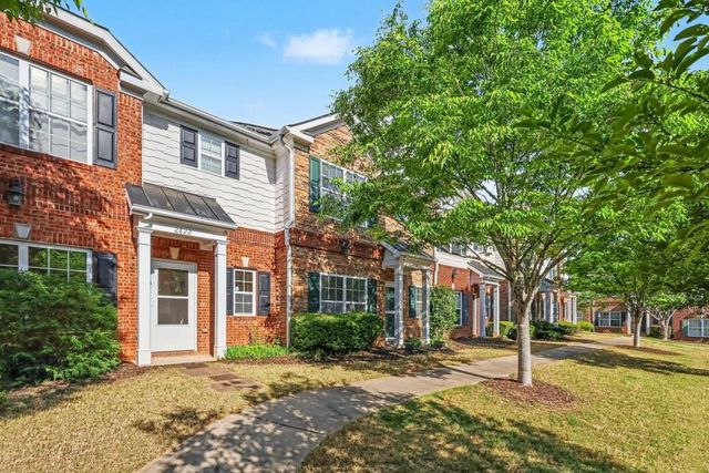 2818 Village Trace, Atlanta, GA 30344