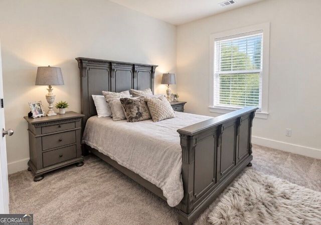 5611 Pine Street, Flowery Branch, GA 30542