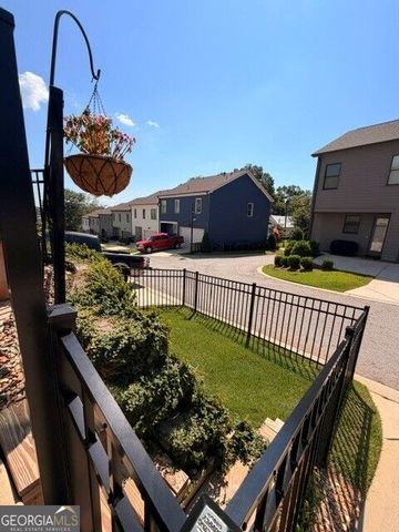 5611 Pine Street, Flowery Branch, GA 30542