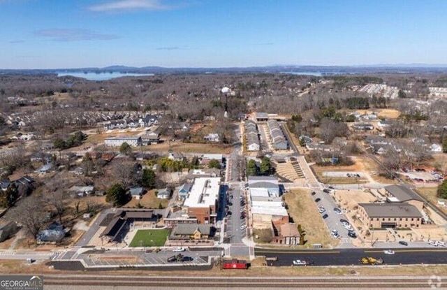 5611 Pine Street, Flowery Branch, GA 30542