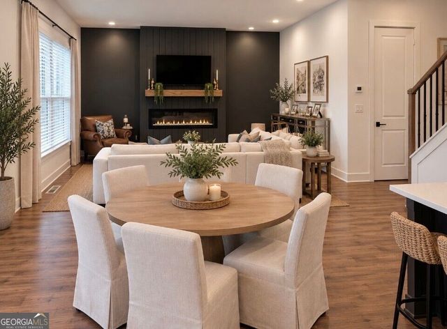 5611 Pine Street, Flowery Branch, GA 30542