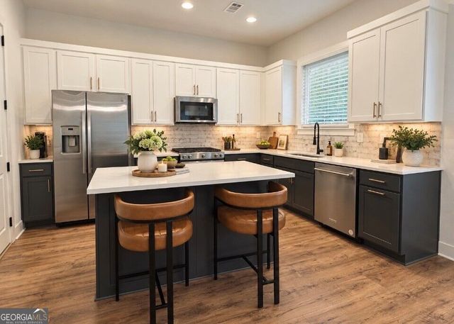 5611 Pine Street, Flowery Branch, GA 30542