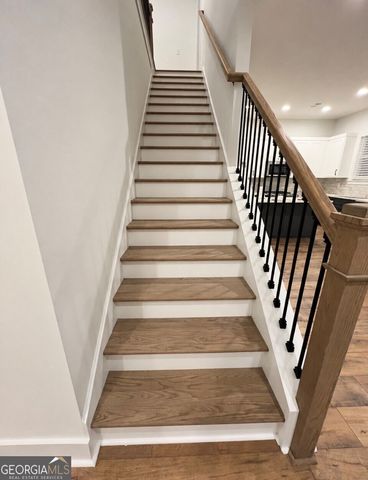 5611 Pine Street, Flowery Branch, GA 30542