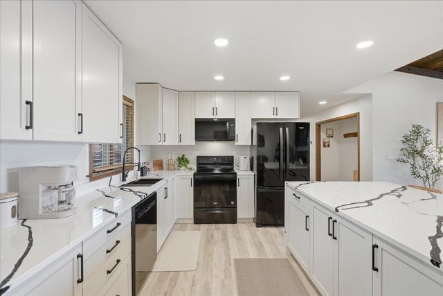 767 Mallalieu Drive, Hudson, WI 54016