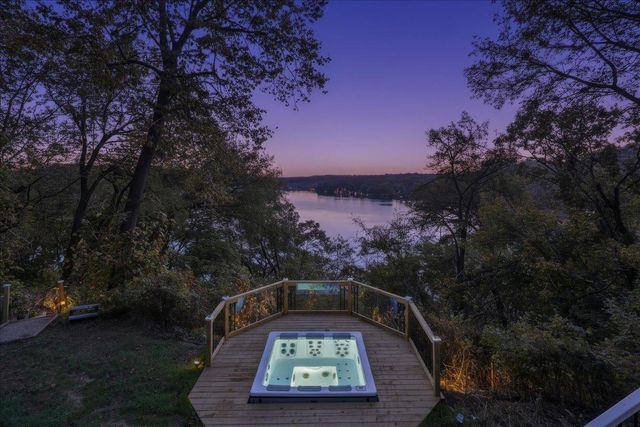 767 Mallalieu Drive, Hudson, WI 54016