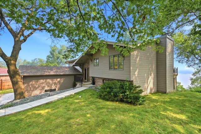 767 Mallalieu Drive, Hudson, WI 54016
