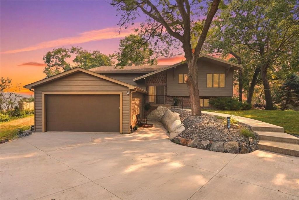 767 Mallalieu Drive, Hudson, WI 54016