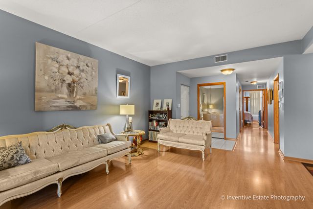 6540 Pine Trail Lane 2, Tinley Park, IL 60477