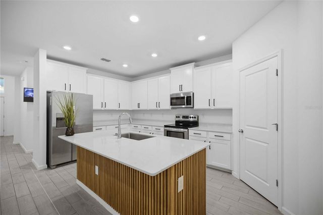 3492 NE 38TH LANE, Ocala, FL 34479