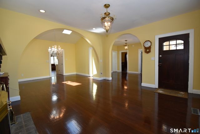 292 Naugatuck Avenue, Milford, CT 06460