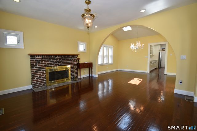292 Naugatuck Avenue, Milford, CT 06460