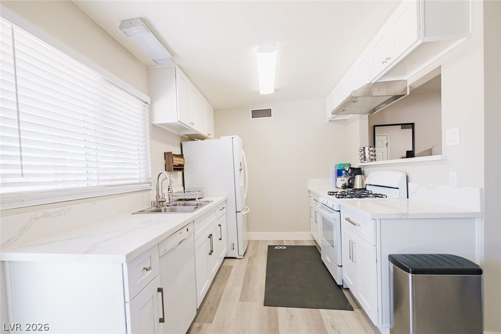 7220 Mountain Moss Drive, Las Vegas, NV 89147 — photo 5