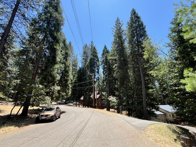 5635 Azalea Cir, Pollock Pines, CA 95726