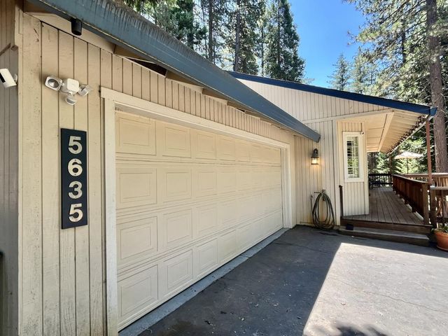 5635 Azalea Cir, Pollock Pines, CA 95726