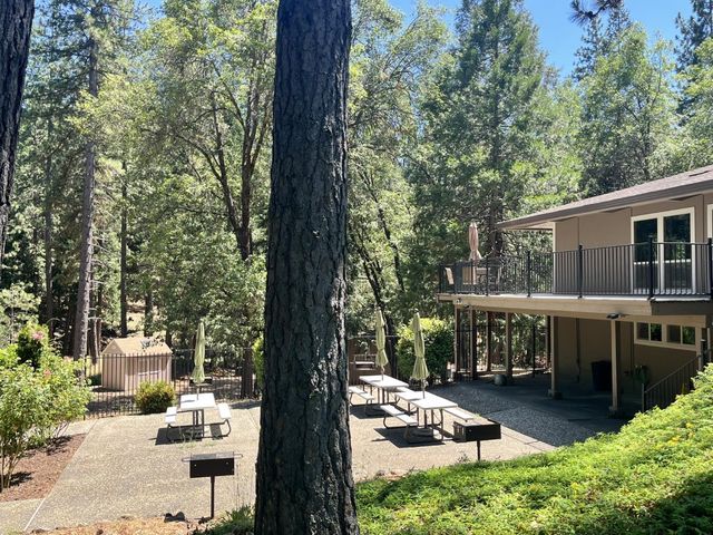 5635 Azalea Cir, Pollock Pines, CA 95726